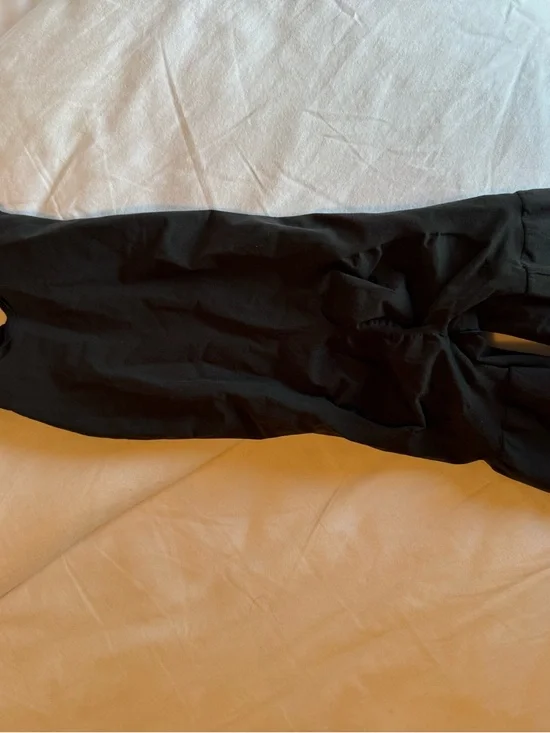 SKIMS Seamless Sculpt Mid-Thigh Bodysuit in Black or Onyx - Picture 4 of 5